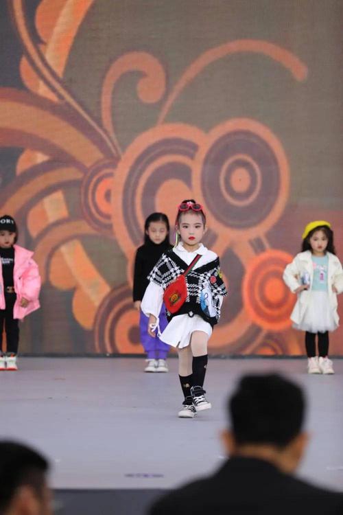 湖南服饰博览会暨芦淞服饰节 i 开幕仪式 i 首秀少儿模特大赛海选现场